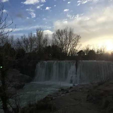 Casa Perarruga Kır Evi *